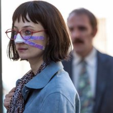 Il comandante e la cicogna: una curiosa immagine di Alba Rohrwacher tratta dal film