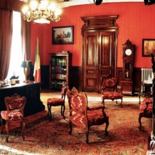 Il Commissario Nardone - scenografia ufficio del Questore di Milano realizzata da Giuseppe Pirrotta