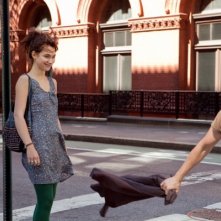 Penn Badgley gioca con Imogen Poots in Greetings From Tim Buckley