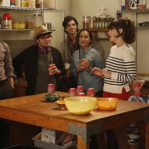 New Girl: Zooey Deschanel, Charlie Saxton, Morgan Krantz, Jasmine Di Angelo e Jinny Chung nell'episodio Neighbors