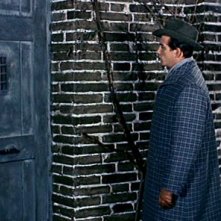 Pierre Brice in una scena del film Il mulino delle donne di pietra (1960)