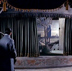 Pierre Brice in una sequenza dell'horror Il mulino delle donne di pietra (1960)