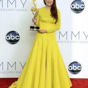 La splendida Julianne Moore premiata per Game Change agli Emmy 2012