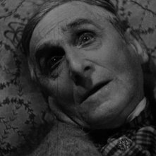 Maurice Schutz in una scena del film Vampyr - Il vampiro (1932)