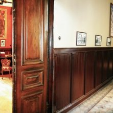 Il Commissario Nardone - scenografia corridoio  Questura di Milano realizzata da G. Pirrotta