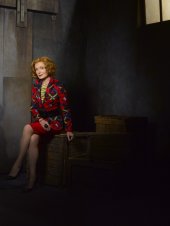 Castle: Susan Sullivan in una foto promozionale della stagione 5