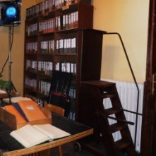 Il Commissario Nardone - scenografia di G. Pirrotta - archivio e corridoio Questura