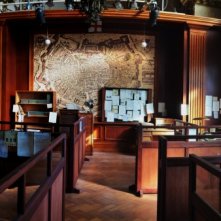 Il Commissario Nardone - scenografia realizzata da G. Pirrotta - Sala comune Questura di Milano