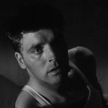 Primo piano di Burt Lancaster nel film I Gangsters di Robert Siodmak