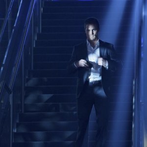 Arrow: Stephen Amell in una scena del pilot della comic series