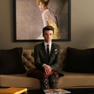 Chris Colfer durante una scena dell'episodio Makeover della terza stagione di Glee