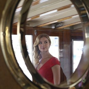 Emily VanCamp nell'episodio Destiny della seconda stagione della serie TV Revenge