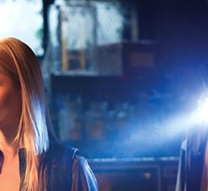 Joshua Jackson e Georgina Haig in una scena dell'episodio In Absentia della quinta stagione di Fringe