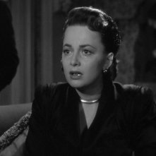 Lo specchio scuro: Olivia de Havilland in lacrime nel film