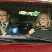 Seth Rogen e Barbra Streisand in auto in The Guilt Trip
