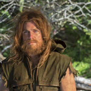 Stephen Amell versione naufrago nel pilot di Arrow