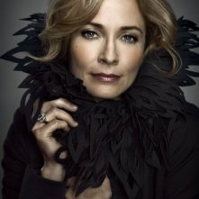 Susanna Thompson in una foto promozionale della prima stagione di Arrow