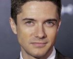 Topher Grace e Aubrey Plaza in A Many Splintered Thing
