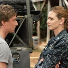Daniel Lissing E Daisy Betts In Una Scena Dell Episodio Blue On Blue Della Prima Stagione Di Last Re 253263