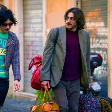 Tutt i santi giorni, in una scena, i protagonisti Thony e Luca Marinelli