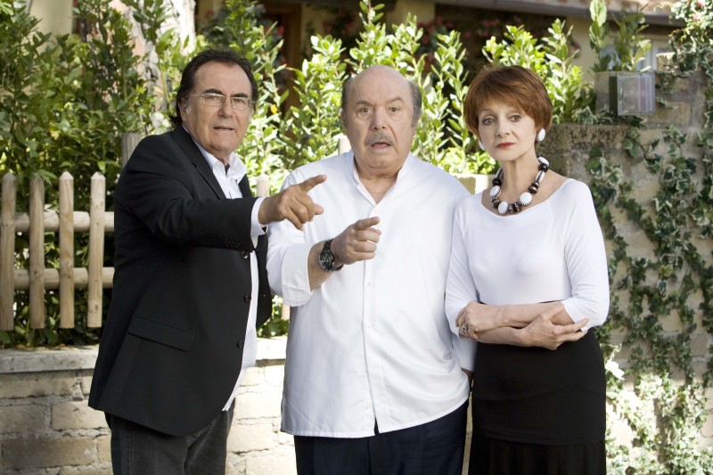 Un medico in famiglia 8: Al Bano, Lino Banfi e Milena Vukotic in un'immagine della serie