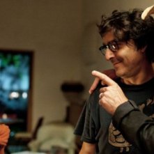 Laetitia Casta con François Cluzet, Yvan Attal in Do Not Disturb (2012)