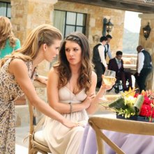 90210: AnnaLynne McCord e Shenae Grimes nell'episodio The Sea Change