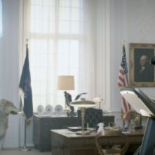 Iron Sky: Stephanie Paul in una bizzarra scena tratta dal film