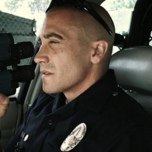 Jake Gyllenhaal in un'immagine tratta dall'action End of Watch - Tolleranza zero
