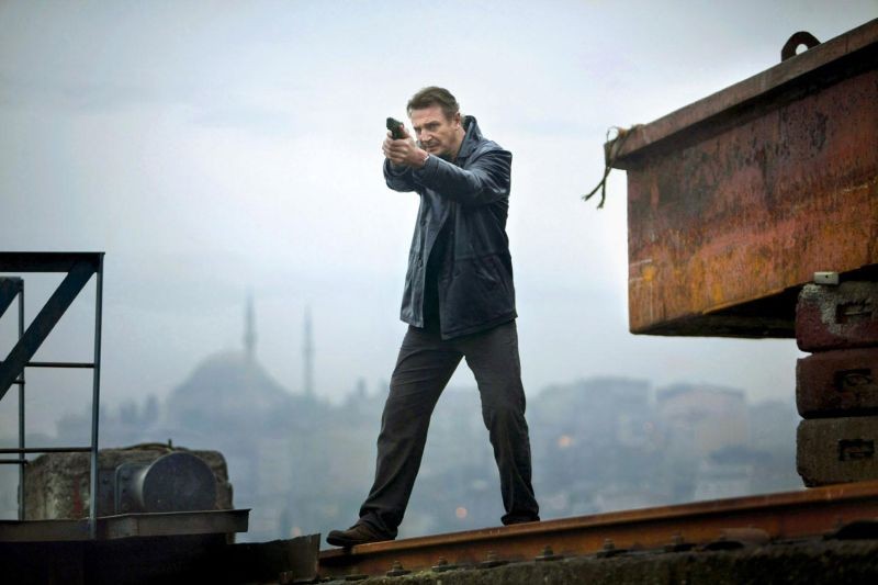 Liam Neeson Durante Un Inseguimento Sui Tetti In Una Scena Di Taken La Vendetta 253556