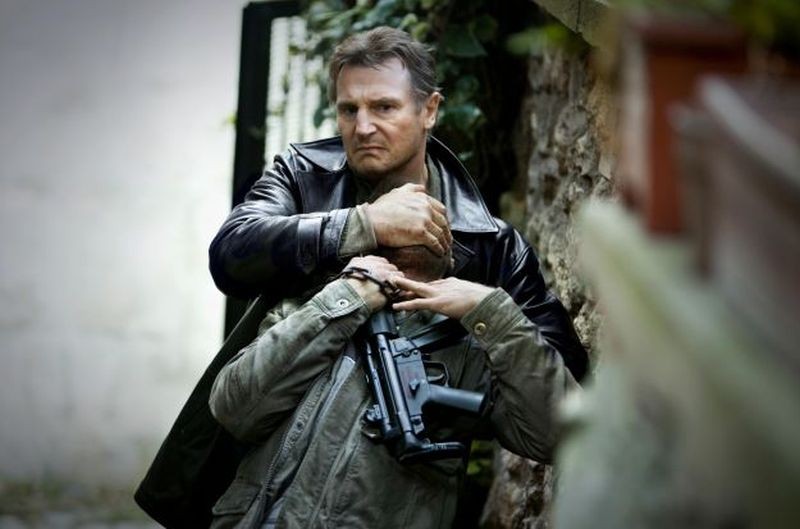 Liam Neeson In Azione In Una Scena Di Taken La Vendetta 253553