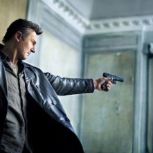 Liam Neeson in una scena tratta da Taken: la vendetta