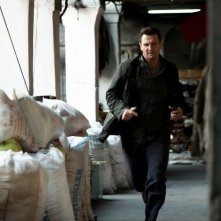 Taken: la vendetta, Liam Neeson in azione in una scena