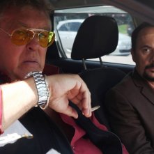 E io non pago: Maurizio Casagrande in auto con Maurizio Mattioli in una scena del film