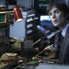 Red Lights: Cillian Murphy in una scena nei panni del tecnico Tom Buckley, esperto di rilevazione di fenomeni paranormali