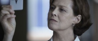 Red Lights: Sigourney Weaver in un bel primo piano tratto dal film
