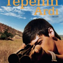Beyond the Hill: il poster originale del film diretto da Emin Alper