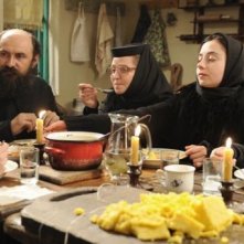 Beyond the Hills: Valeriu Andriuta, Cosmina Stratan e Cristina Flutur in una scena del film