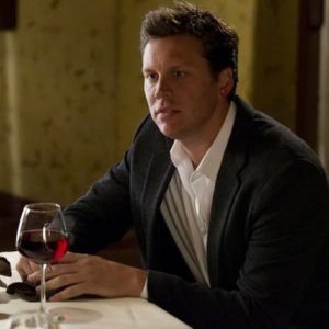 Go On: Hayes Macarthur nell'episodio Big League Chew