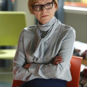 Go On: Julie White nell'episodio There's No 'Ryan' in 'Team