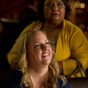 Go On: Sarah Baker e Tonita Castro nell'episodio Big League Chew