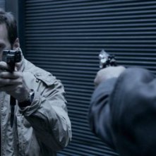 Il cecchino: Mathieu Kassovitz in azione in una scena del film