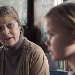 Il sospetto: Susse Wold con la piccola Annika Wedderkopp in una scena