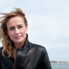 J'enrage de son absence: la regista del film Sandrine Bonnaire in una foto promozionale