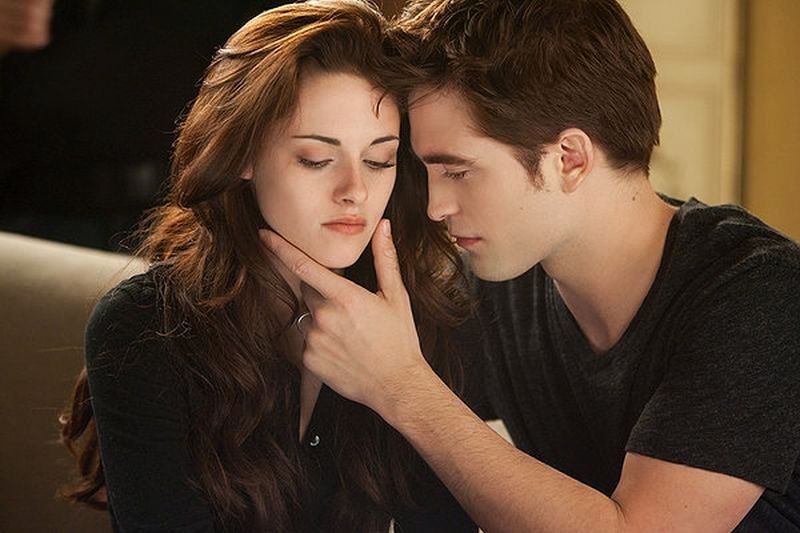 Robert Pattinson E Kristen Stewart In Una Tenera Scena Di The Twilight Saga Breaking Dawn Parte 2 253883