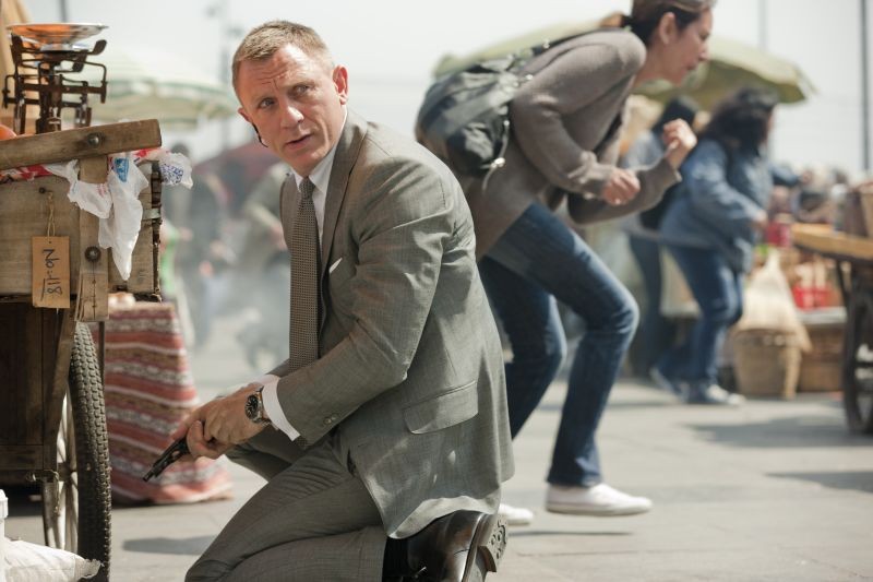 Skyfall: Daniel Craig, in una scena d'azione del nuovo film della saga di 007