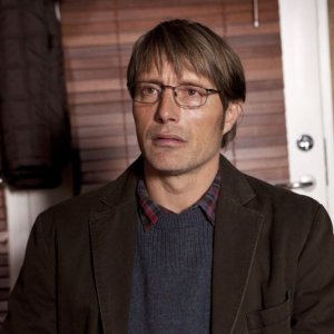 The Hunt: Mads Mikkelsen in una scena nei panni di Lucas, un giovane insegnante danese