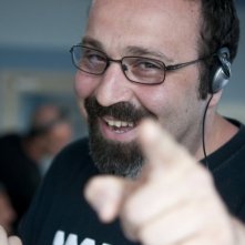 Viva l'Italia: il regista Massimiliano Bruno sorridente in una foto promozionale