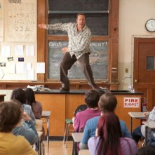 Kevin James è un professore di scienze in Colpi da maestro, commedia del 2012