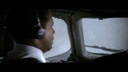 Trailer internazionale 90 - Flight